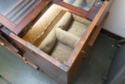 Foto Tavolo grande con 16 cassetti IGB-007230_20250416_009.jpg